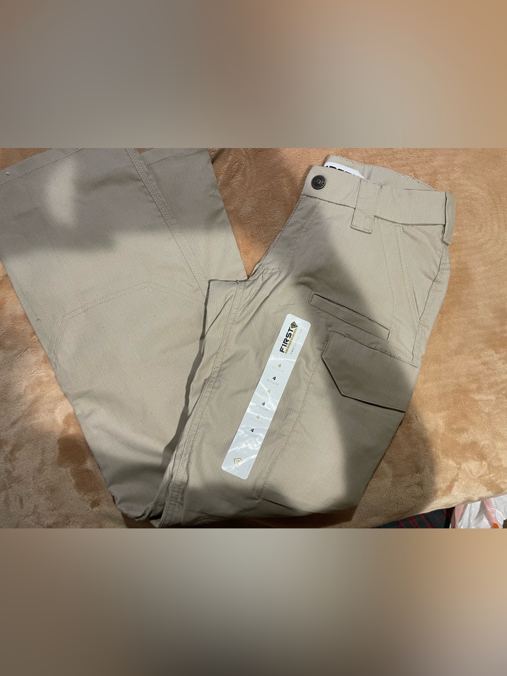Women’s Straight-Leg Pants in Light Khaki
